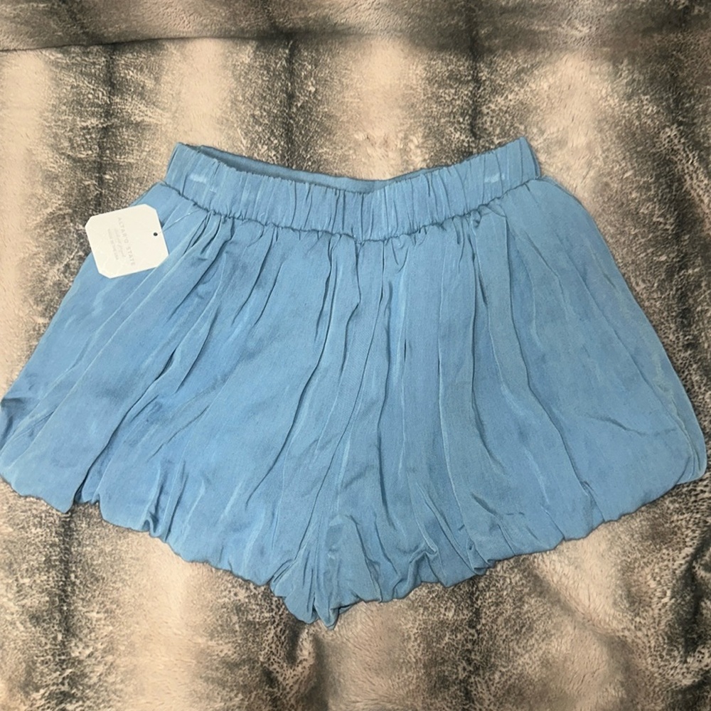 Altar’d State- light chambray bubble shorts -XS